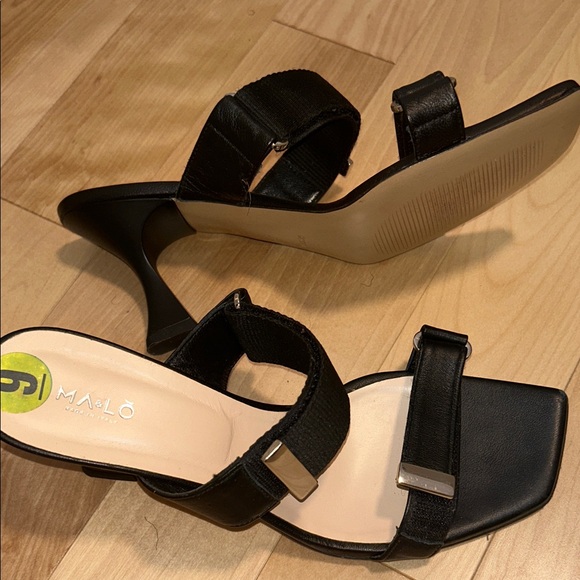 Black Women's Heeled Sandals - Picture 2 of 3